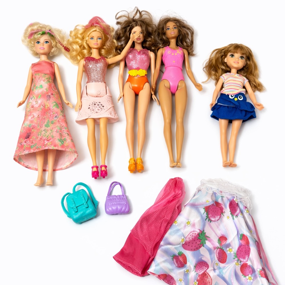 Barbie Doll Lot 5 Dolls + Clothes & Accessories  one is musical